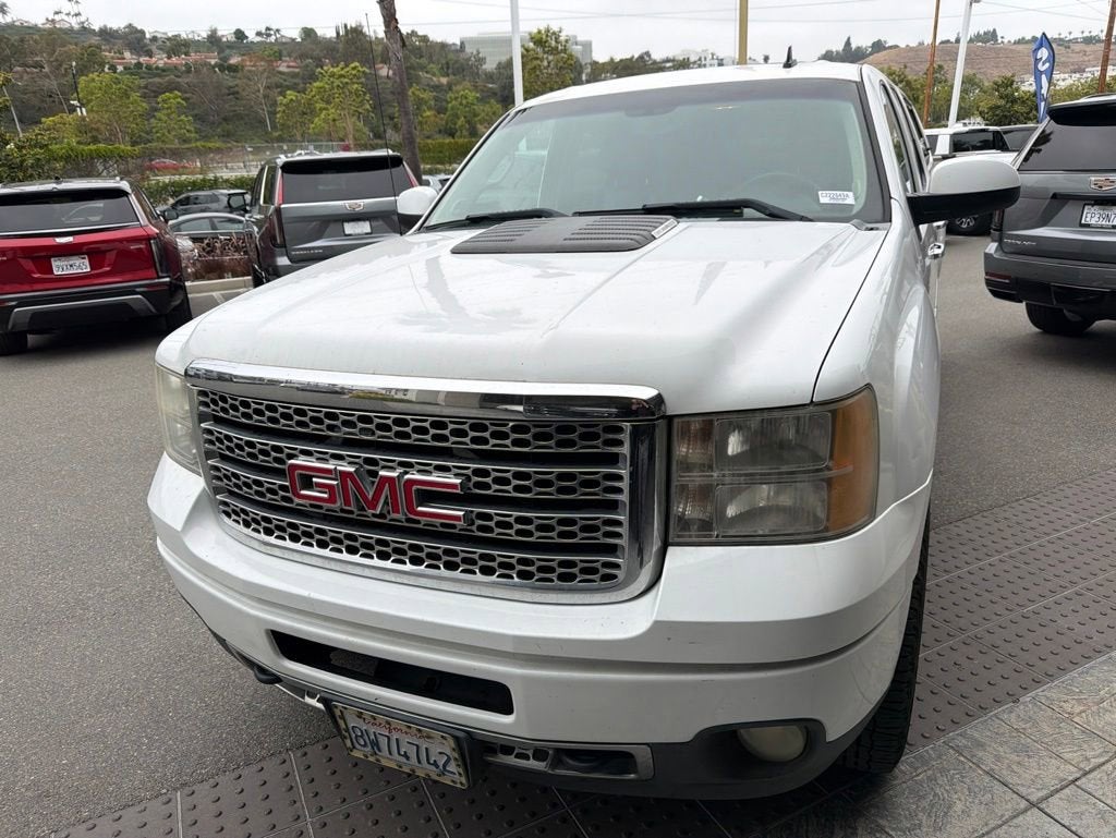 2011 GMC Sierra 4WD Crew Cab Standard Box's photo
