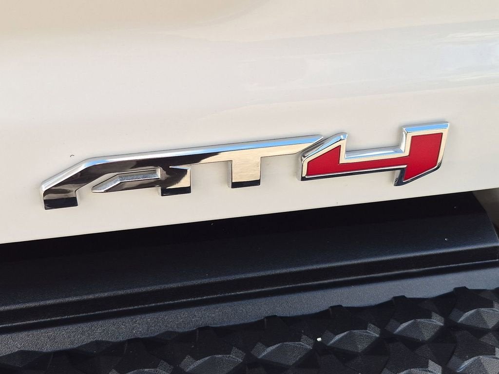 2023 GMC Canyon AT4