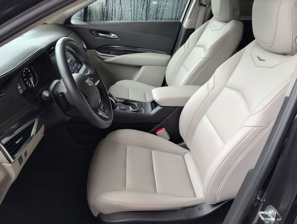 2023 Cadillac XT4 Luxury