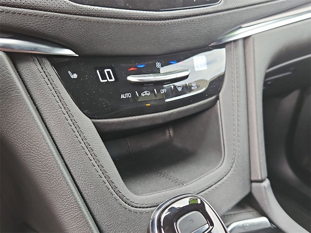 2025 Cadillac XT5 Luxury