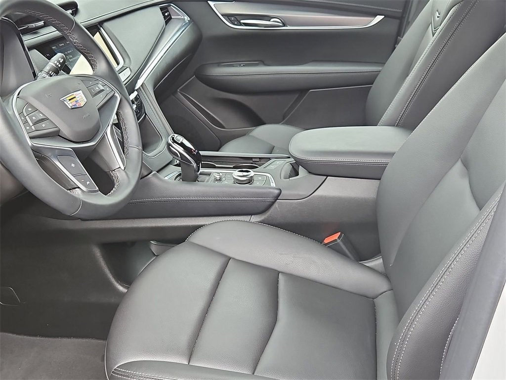 2025 Cadillac XT5 Luxury