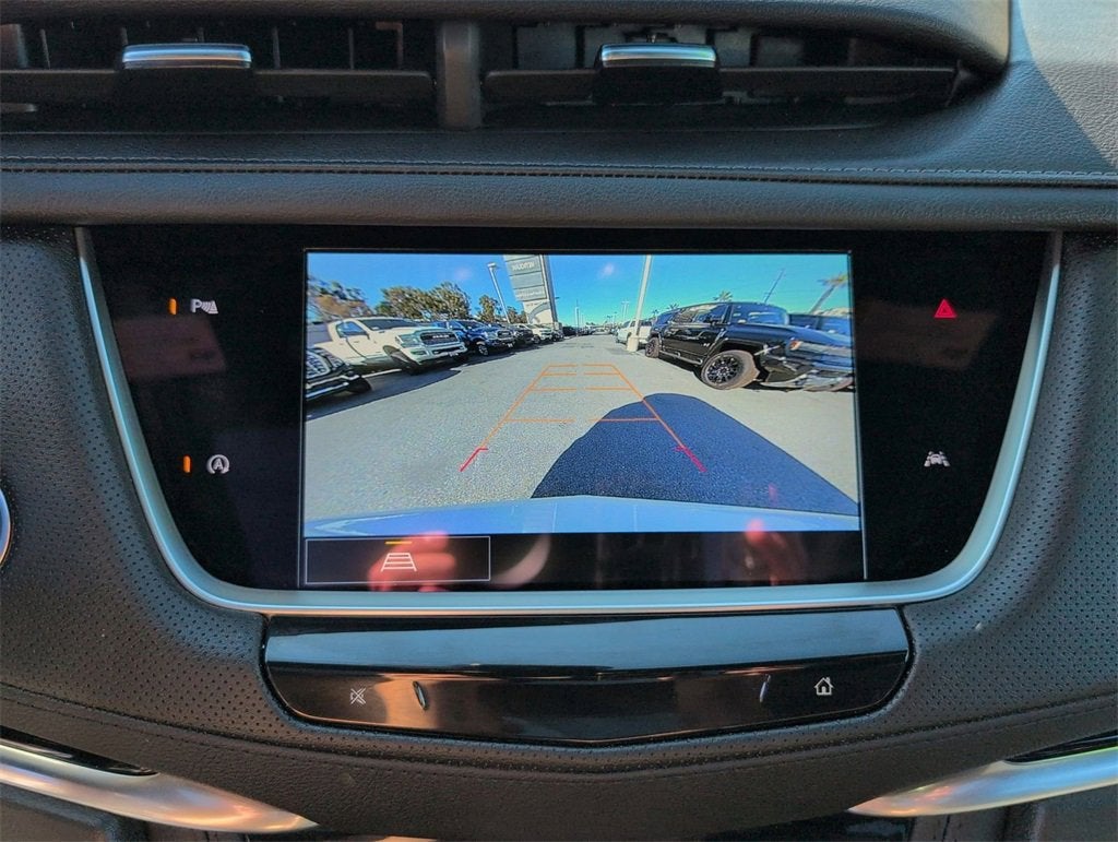 2025 Cadillac XT6 Luxury