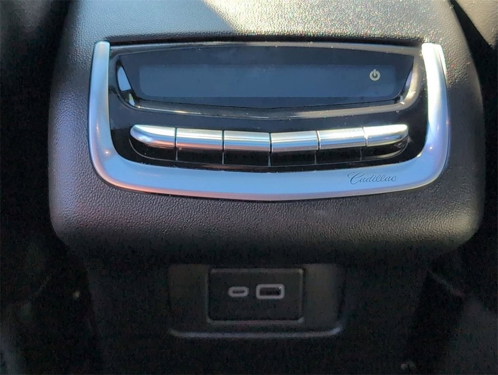 2025 Cadillac XT6 Luxury