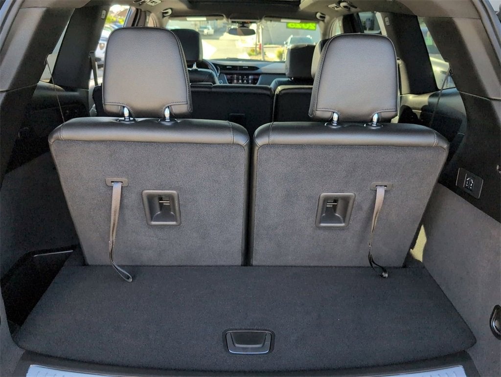 2025 Cadillac XT6 Luxury