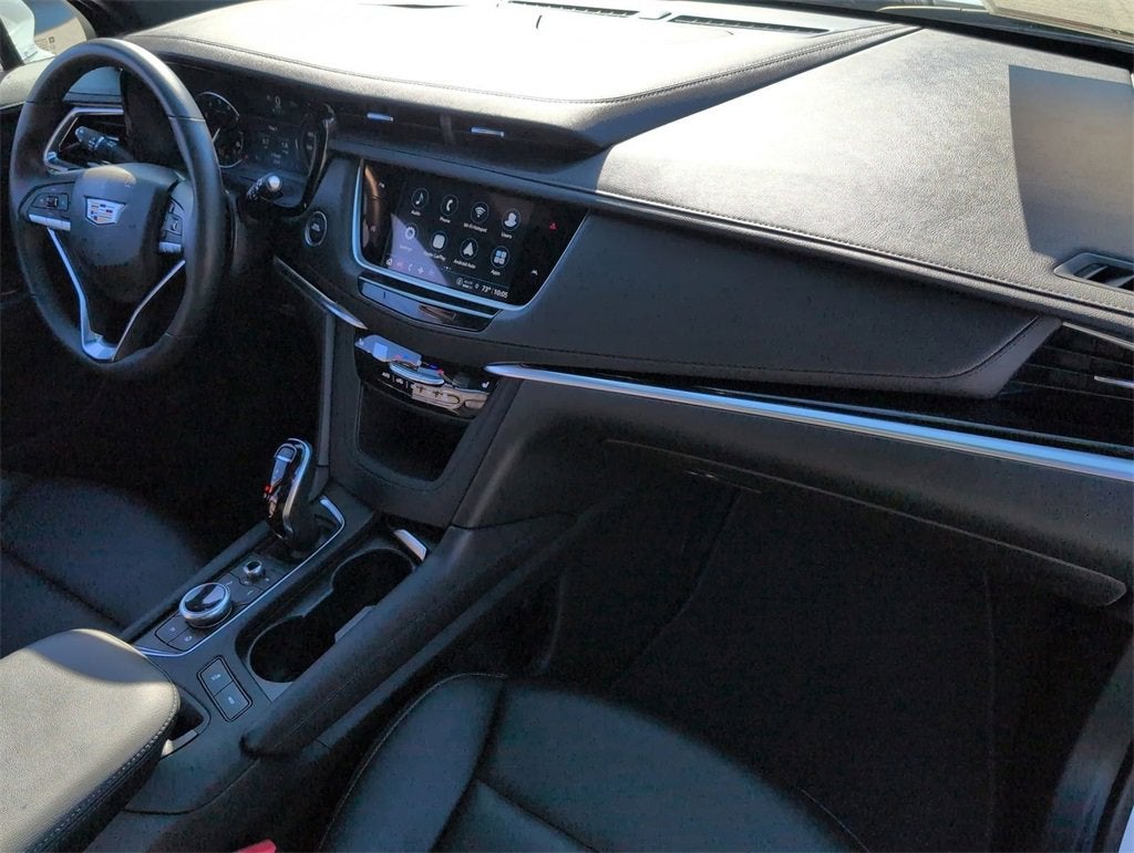 2025 Cadillac XT6 Luxury