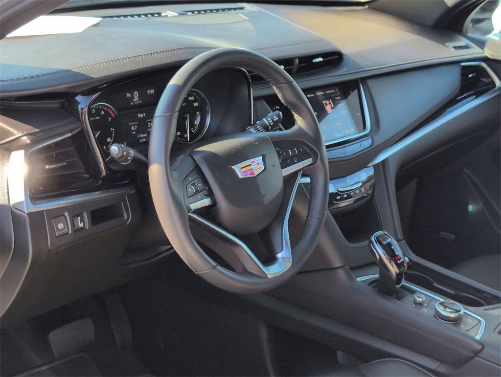 2025 Cadillac XT6 Luxury