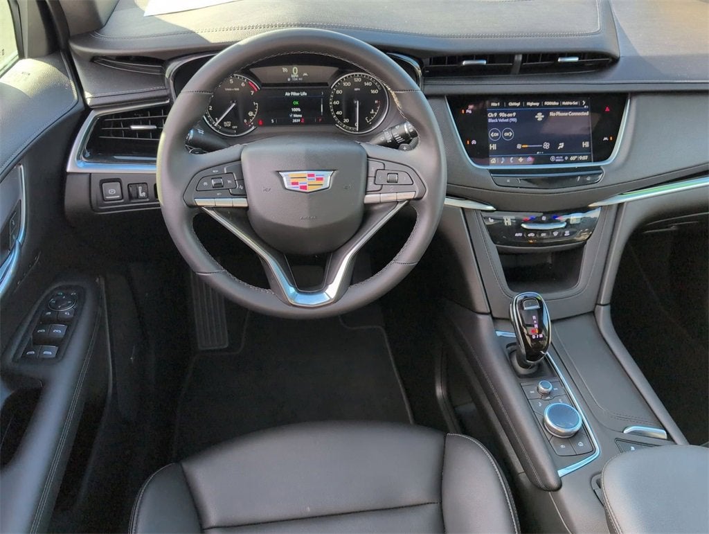 2025 Cadillac XT6 Luxury