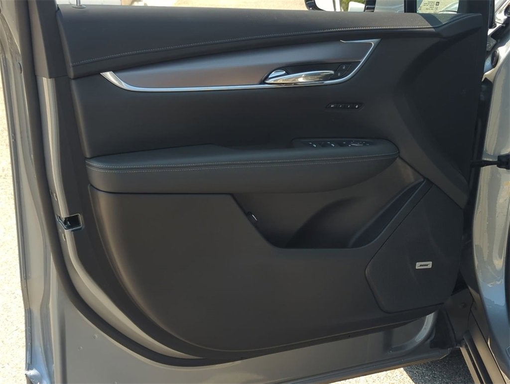 2025 Cadillac XT6 Luxury