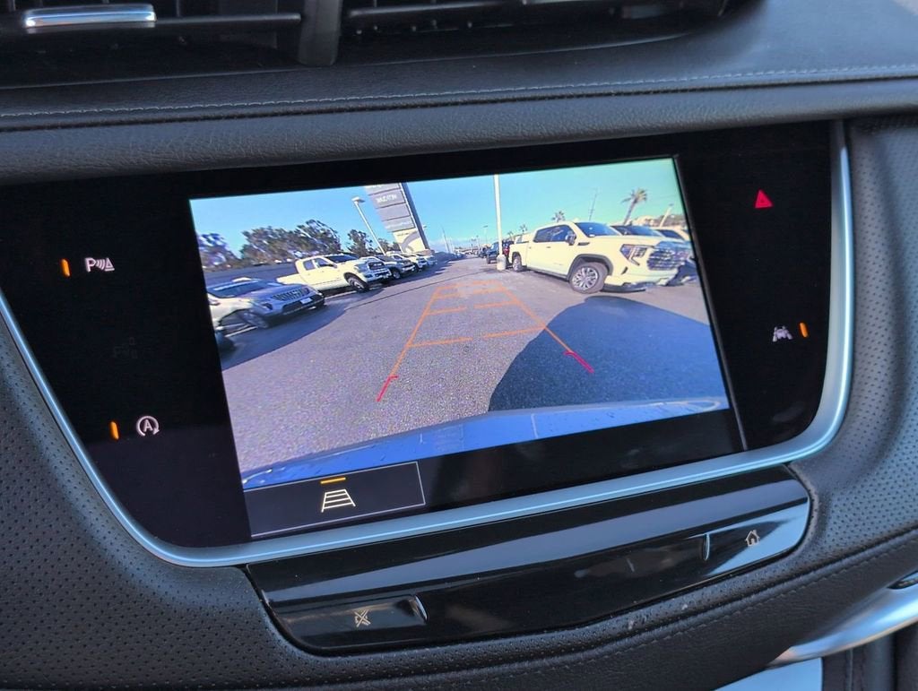 2025 Cadillac XT6 Luxury