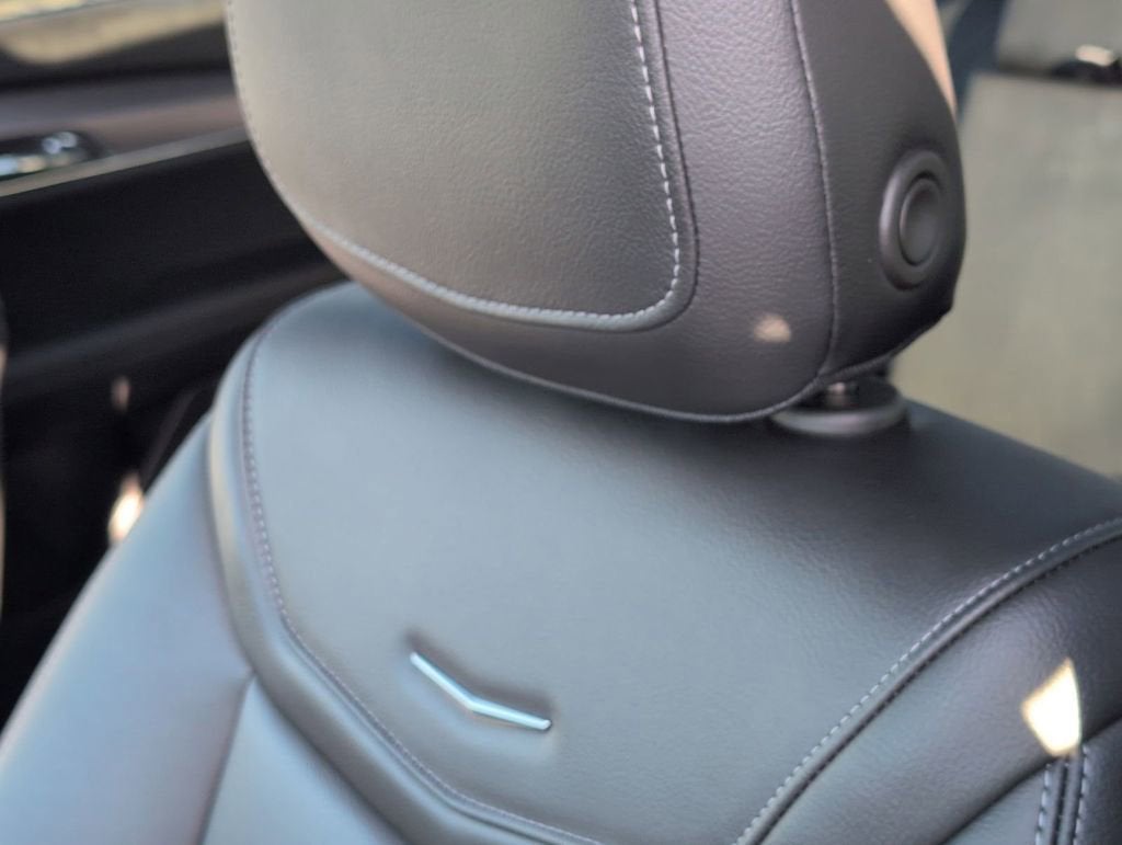 2025 Cadillac XT6 Luxury