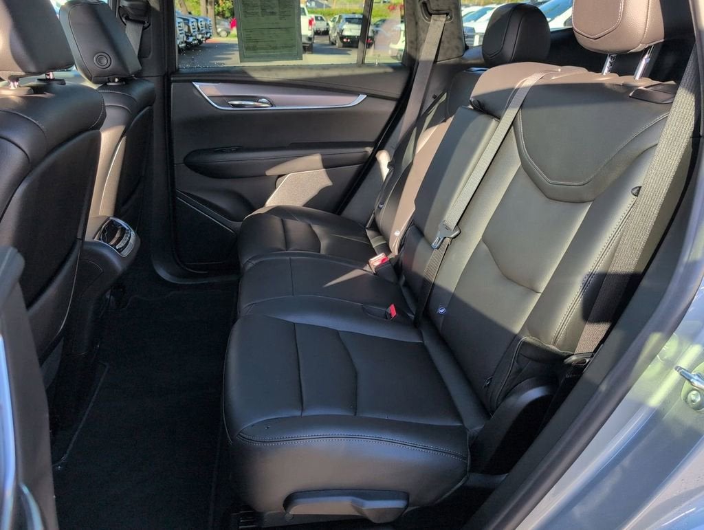 2025 Cadillac XT6 Luxury