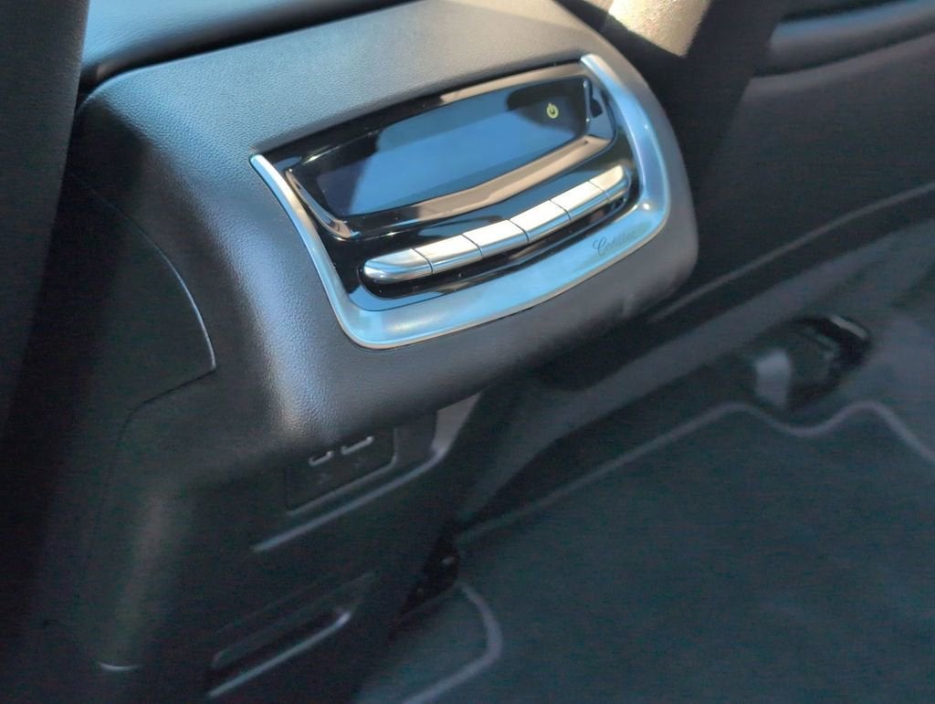 2025 Cadillac XT6 Luxury