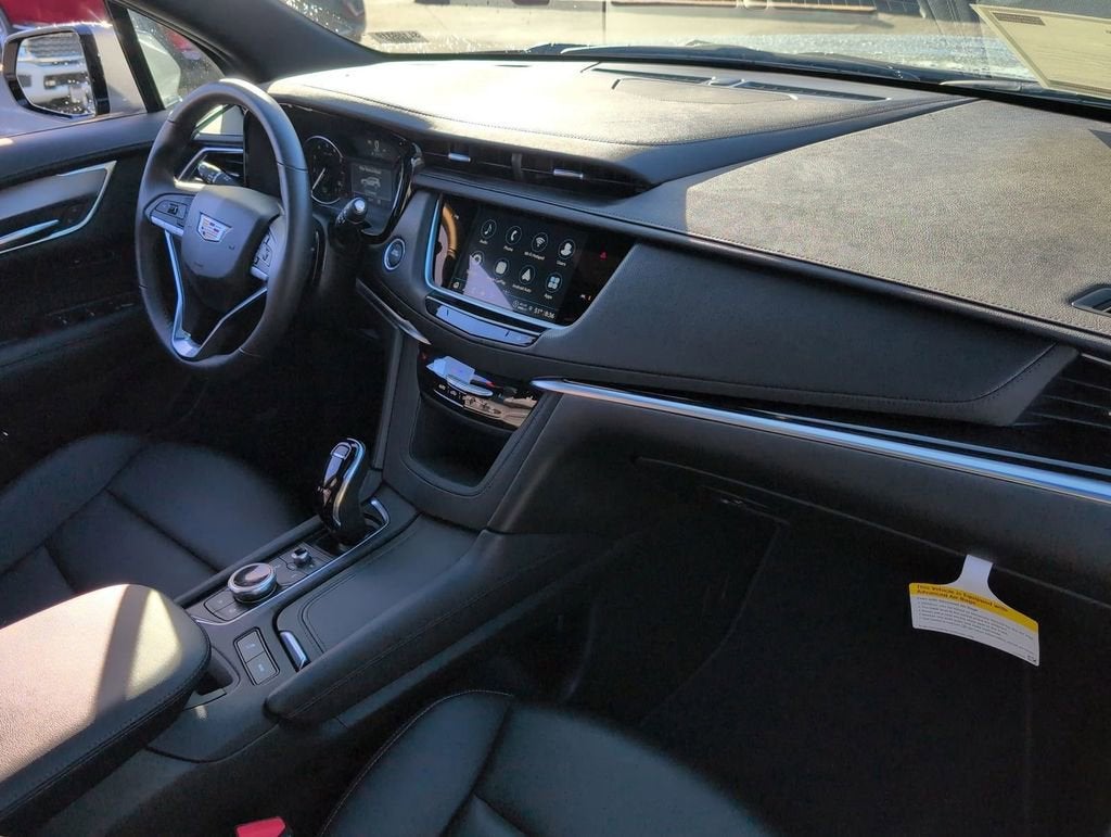 2025 Cadillac XT6 Luxury