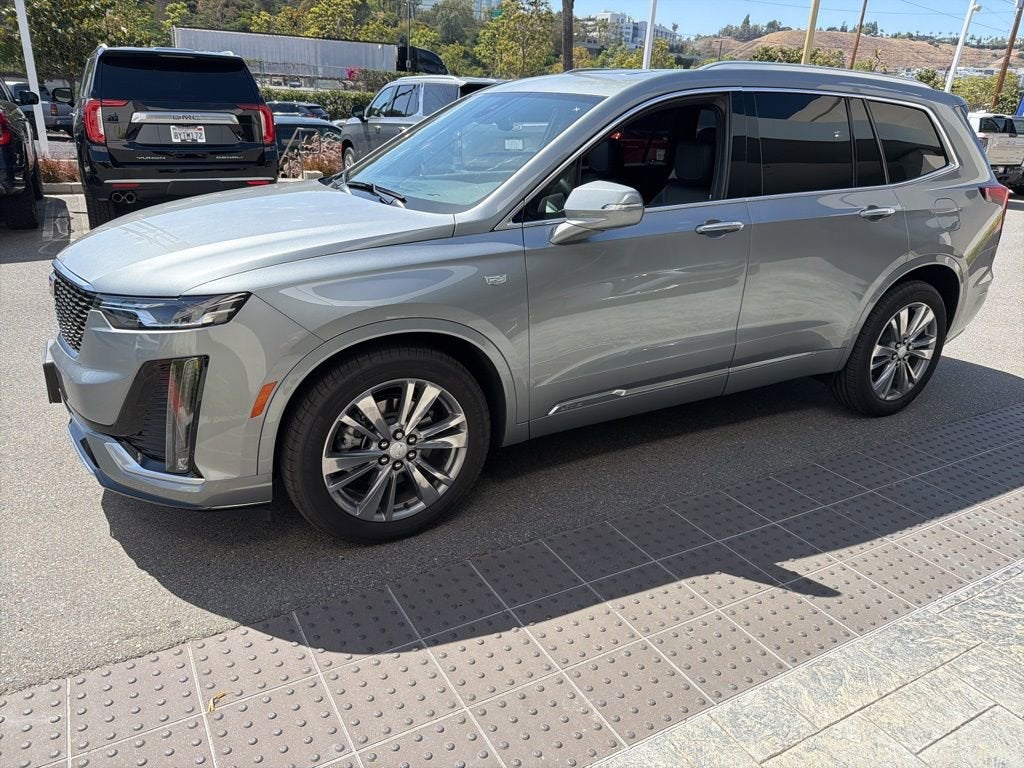 2025 Cadillac XT6 Premium Luxury