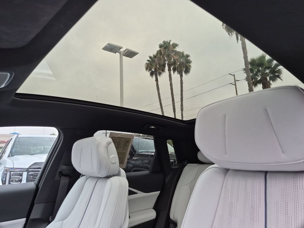 2024 Cadillac LYRIQ Luxury 1