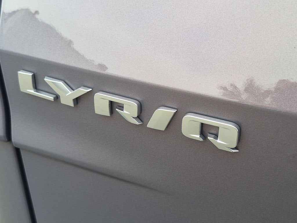 2024 Cadillac LYRIQ Luxury 1