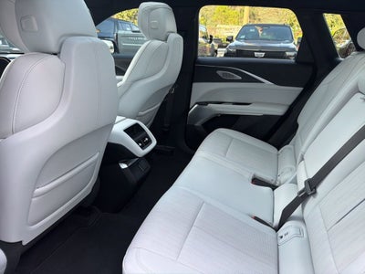 2024 Cadillac LYRIQ Luxury 2