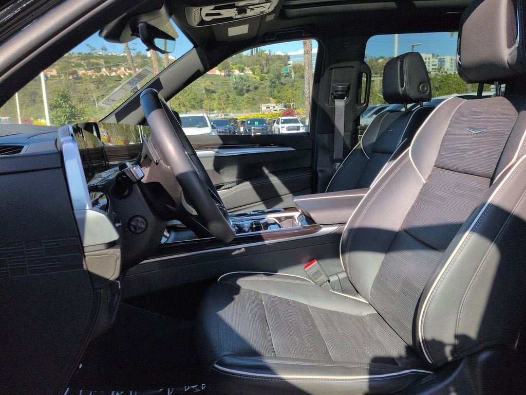 2025 Cadillac Escalade ESV Premium Luxury