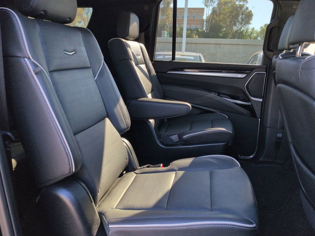 2025 Cadillac Escalade ESV Premium Luxury