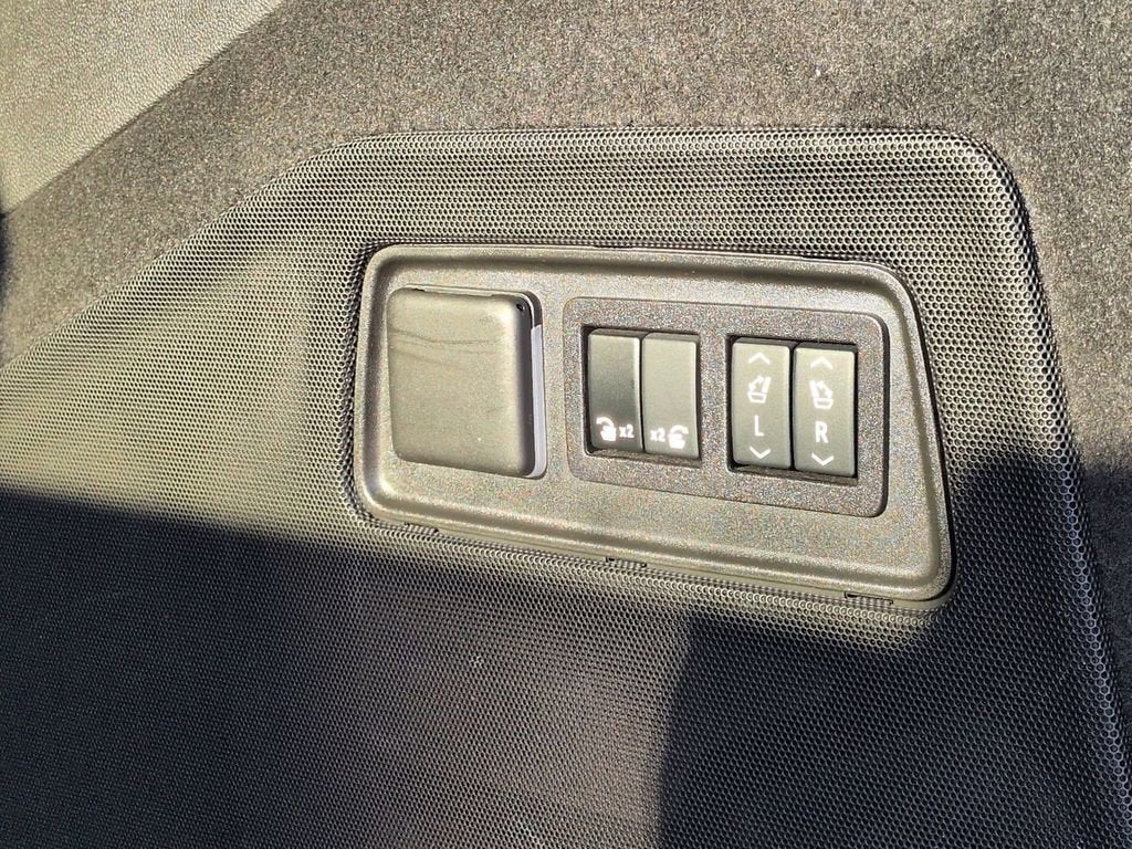 2025 Cadillac Escalade ESV Premium Luxury