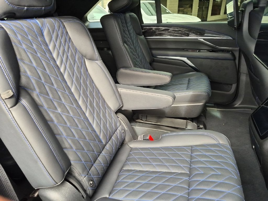 2026 Cadillac ESCALADE IQ Sport