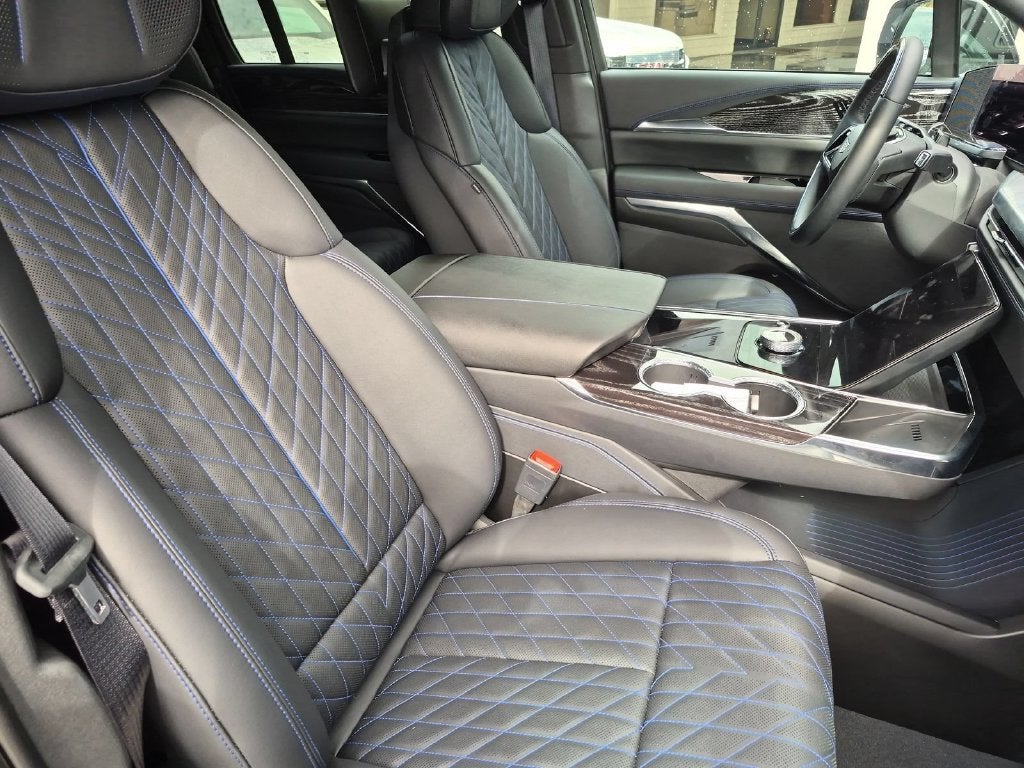 2026 Cadillac ESCALADE IQ Sport