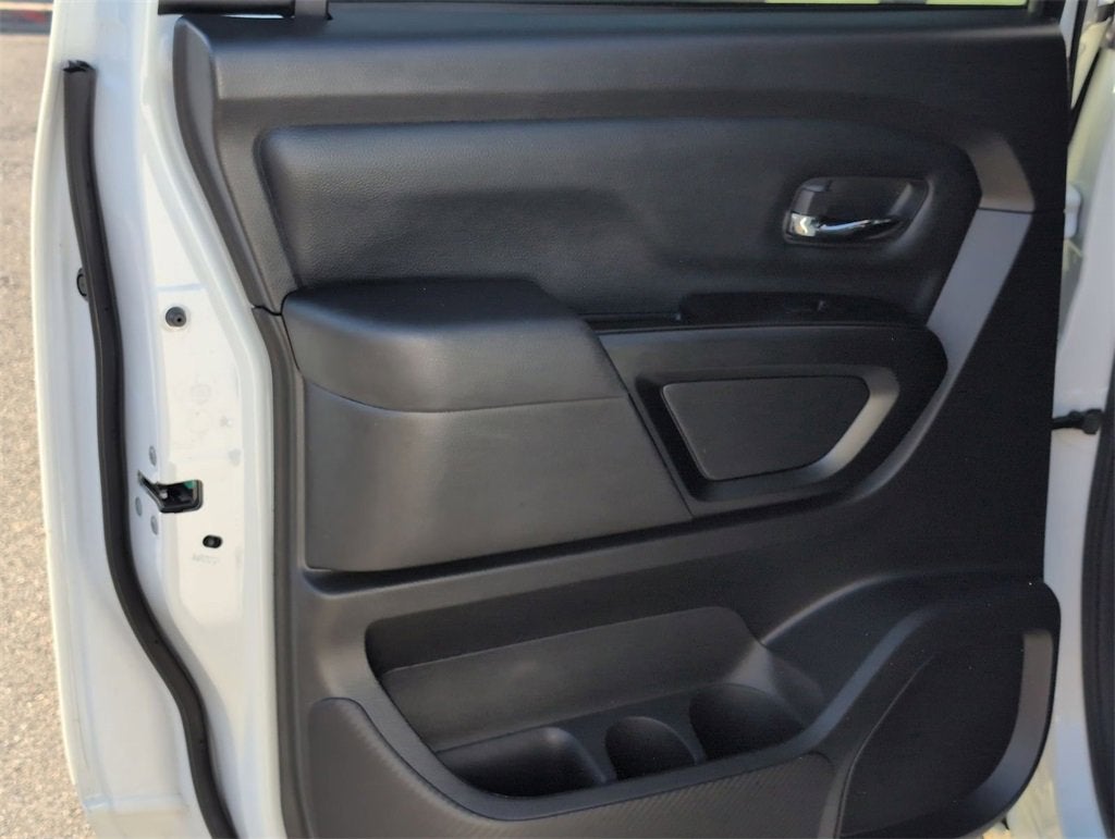 2024 Nissan Titan SV