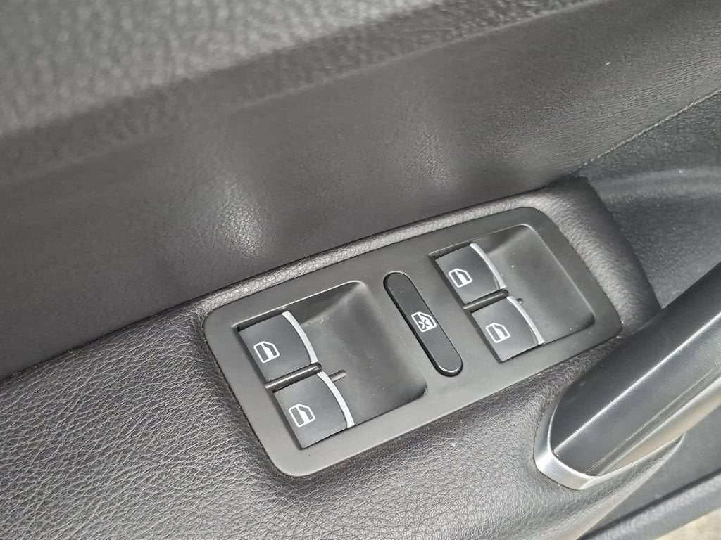 2017 Volkswagen Passat R-Line w/Comfort Pkg