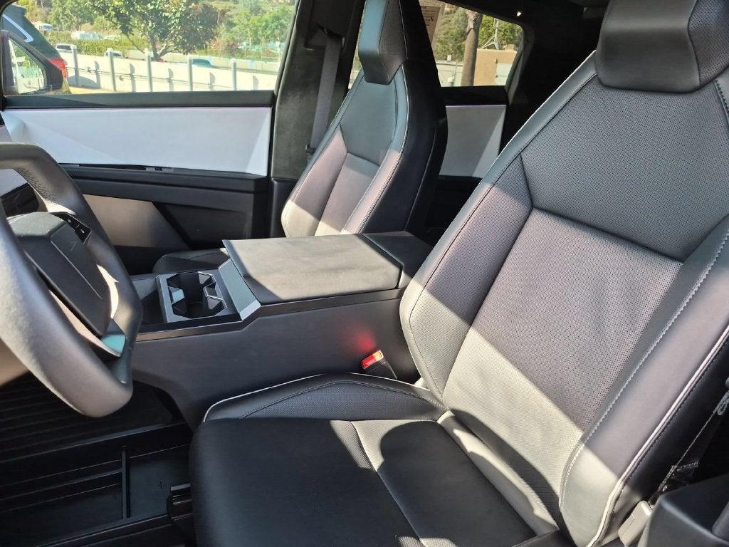 2024 Tesla Cybertruck Base