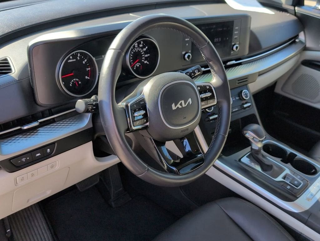 2024 Kia Carnival LX