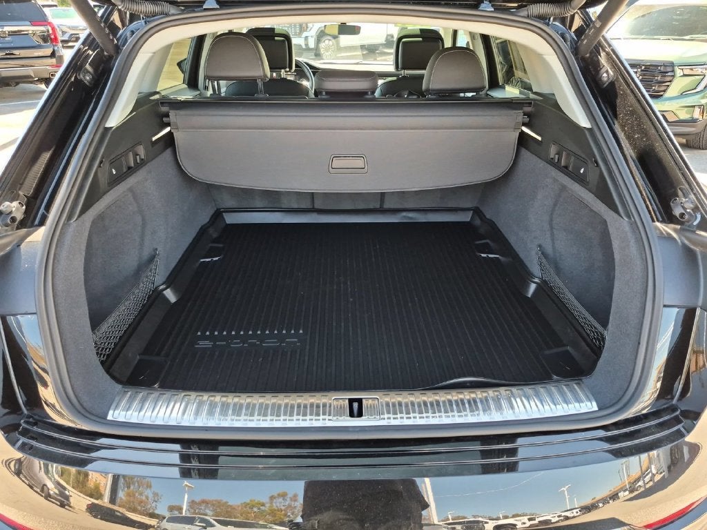 2024 Audi Q8 e-tron Premium