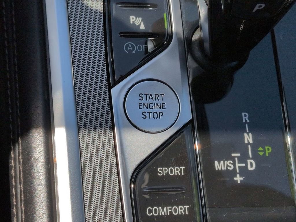 2025 BMW 8 Series 840i