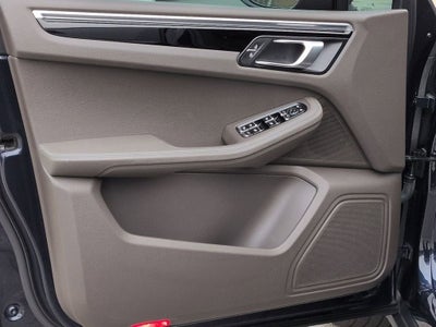 2021 Porsche Macan Base