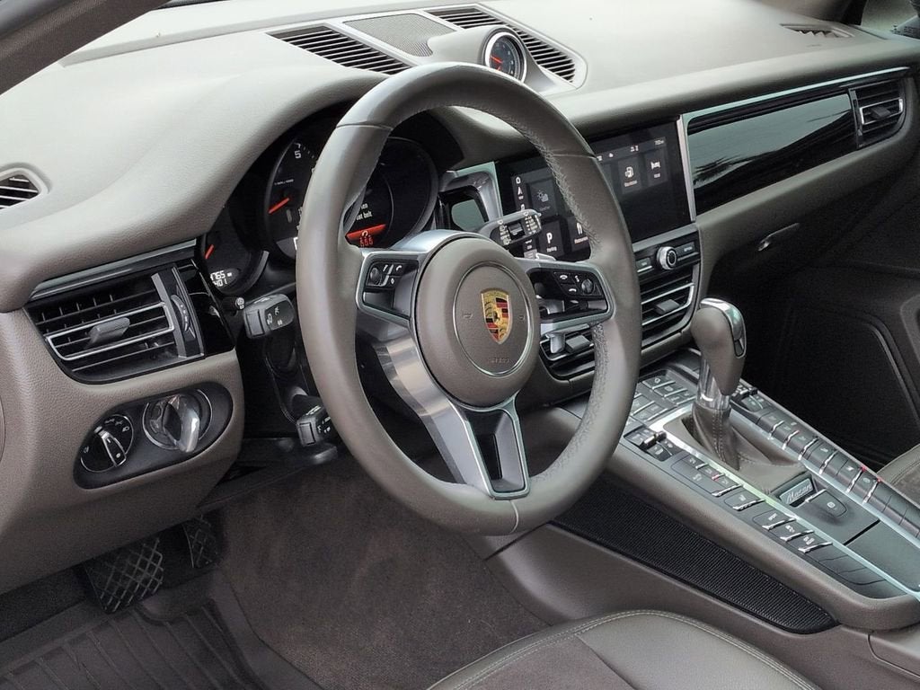 2021 Porsche Macan Base