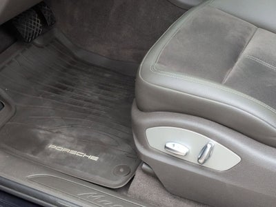 2021 Porsche Macan Base