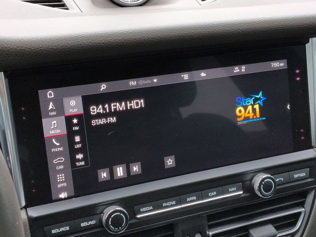 2021 Porsche Macan Base