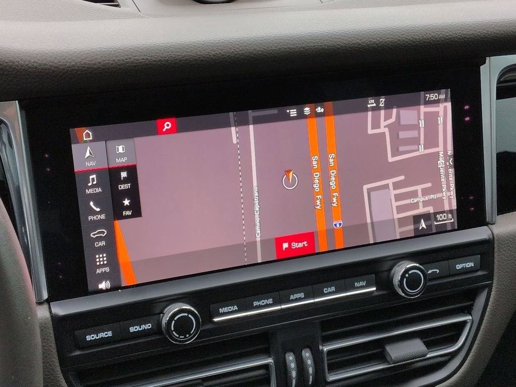 2021 Porsche Macan Base